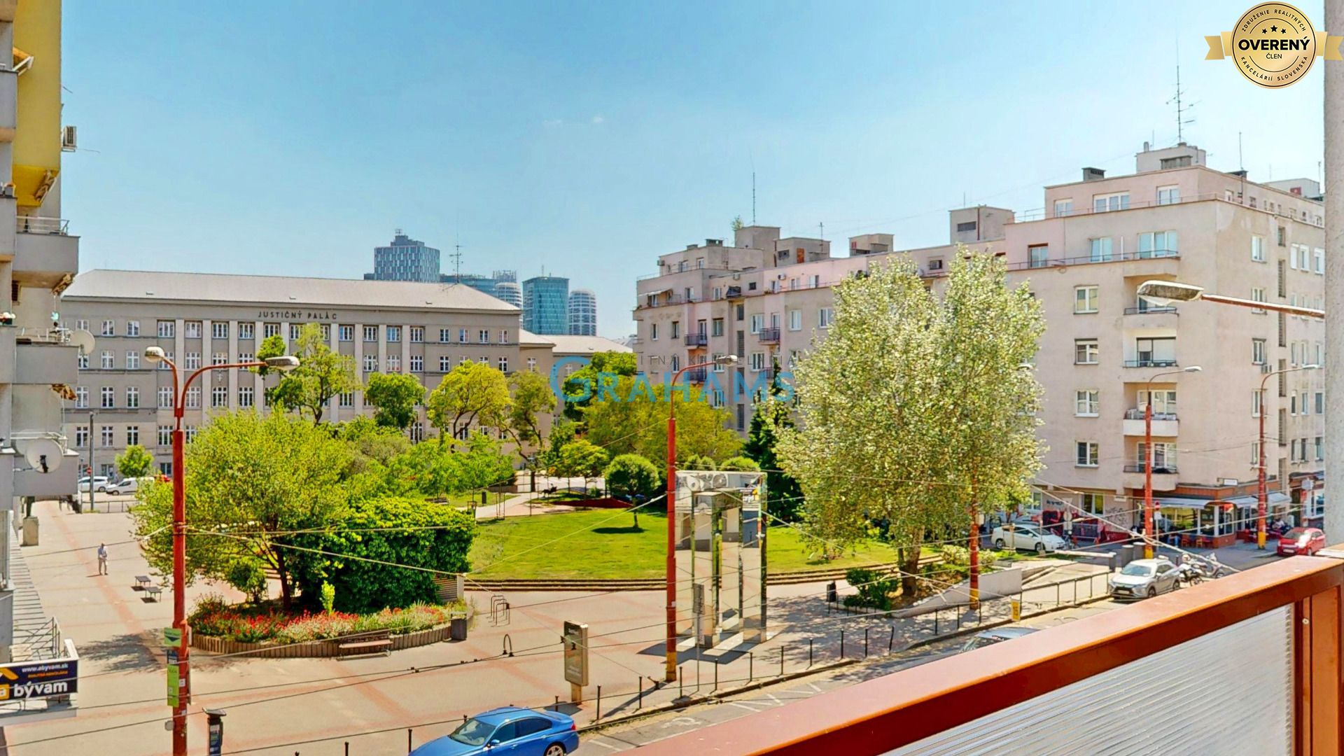 Renovated 1-Bedroom Apartment with Loggia, Air Conditioning, Vazovova
