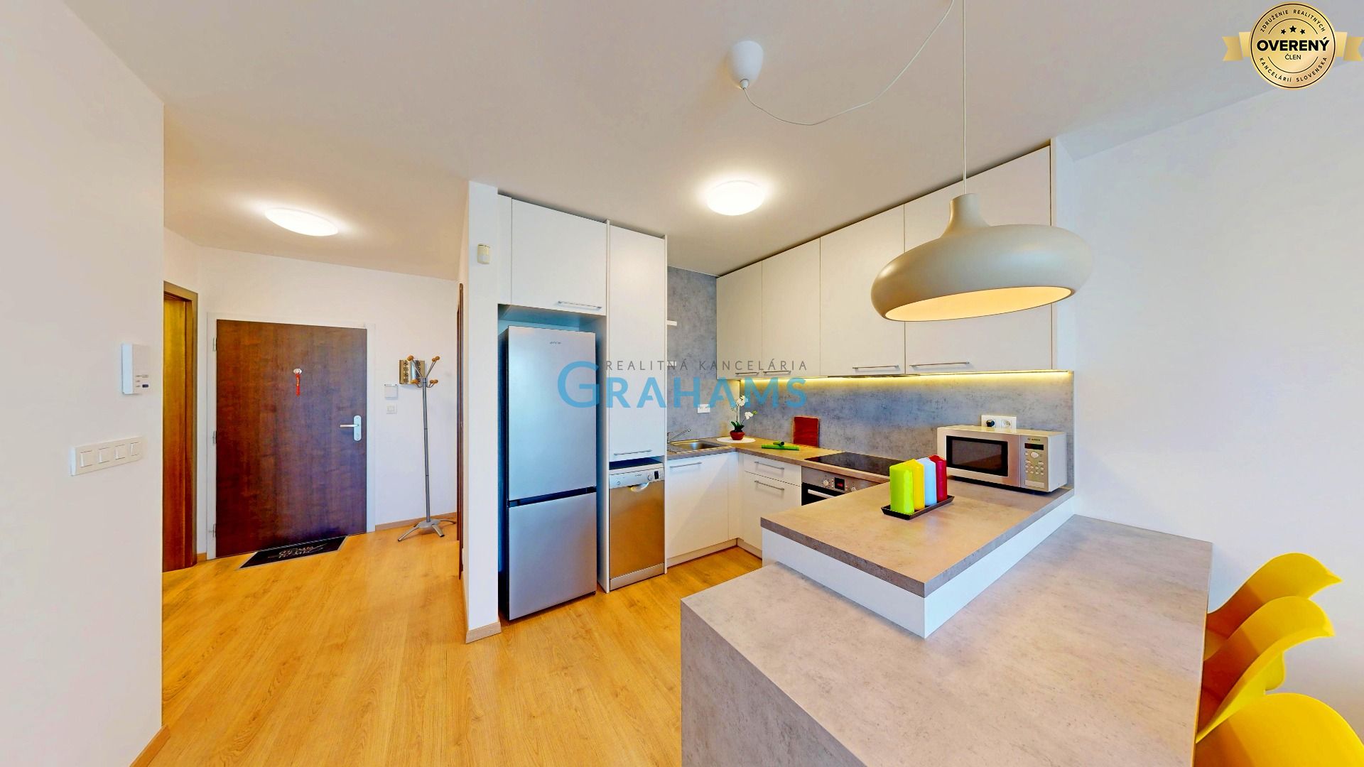 Modern 2-Bedroom Apartment with Terrace, Garden & Private Parking