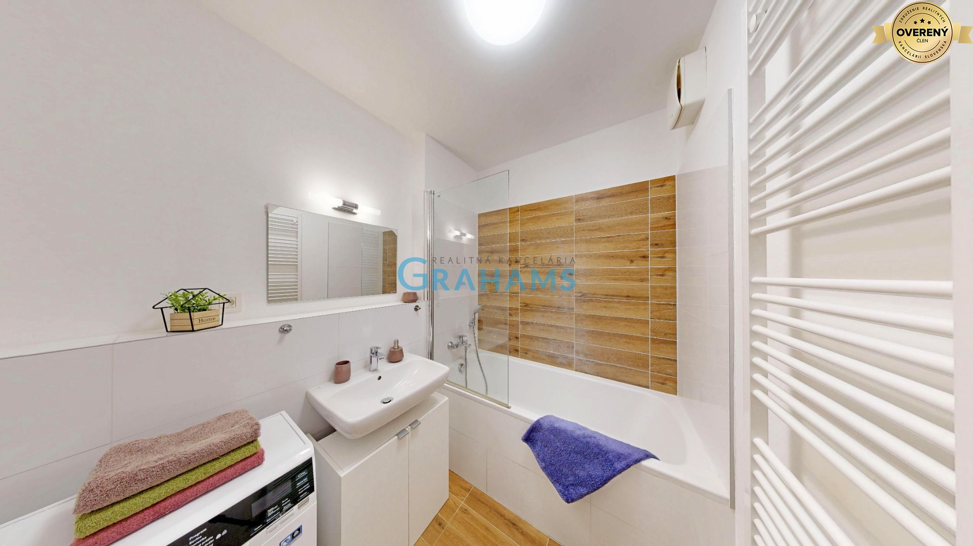 Modern 2-Bedroom Apartment with Terrace, Garden & Private Parking