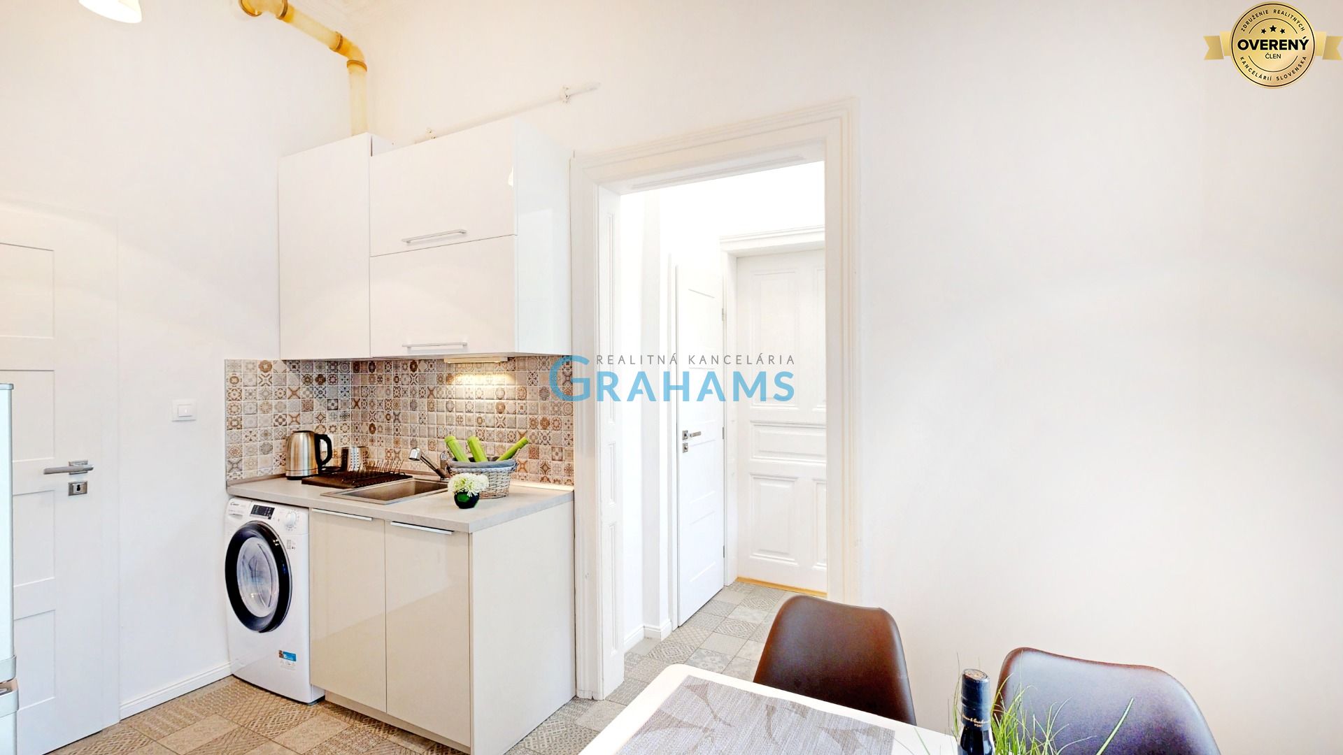 Cozy 2-room apartment with Old Town charm on Heydukova Street