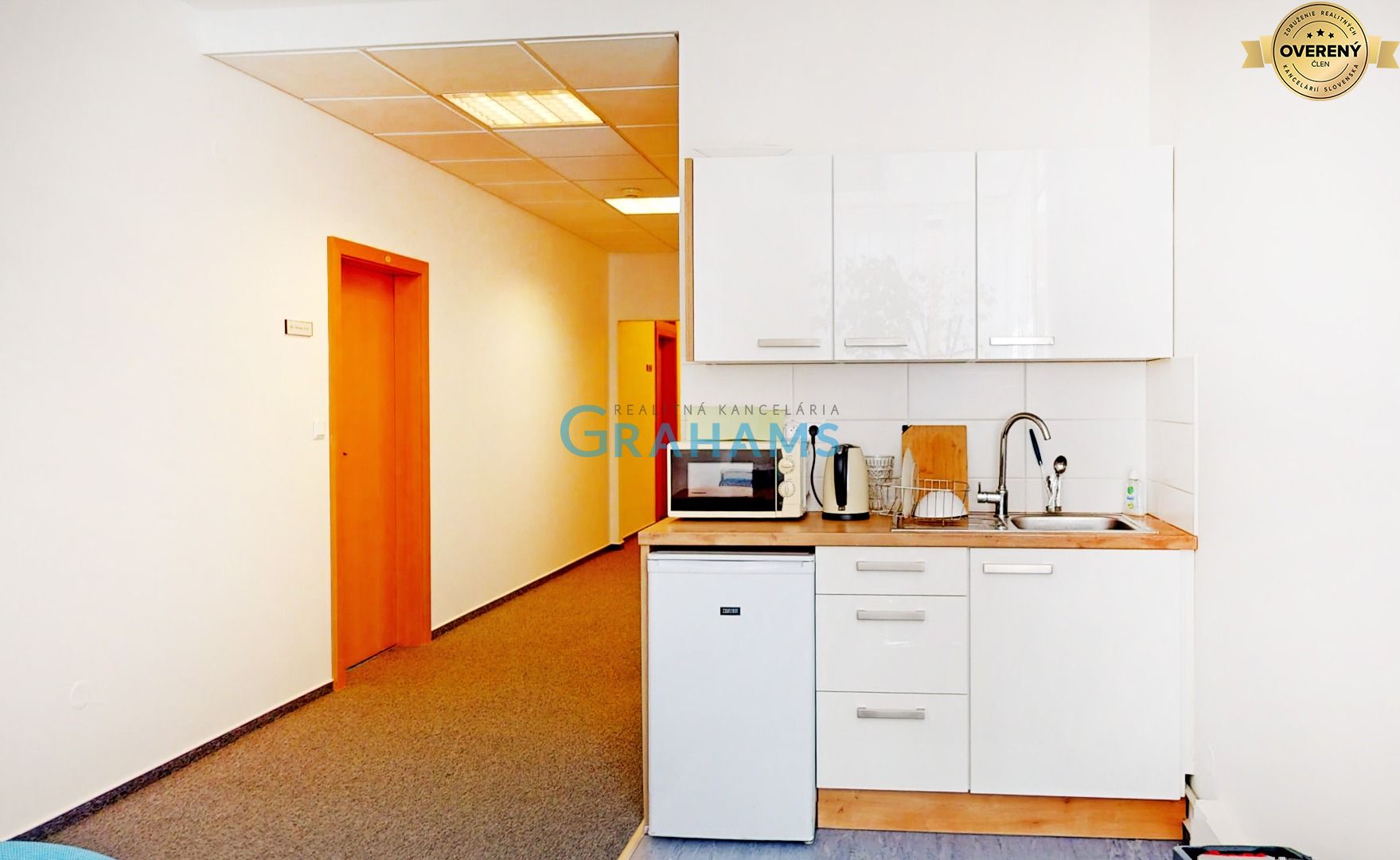 Offices from 25.7 m² with parking, 24/7 reception – Košická St., Nivy