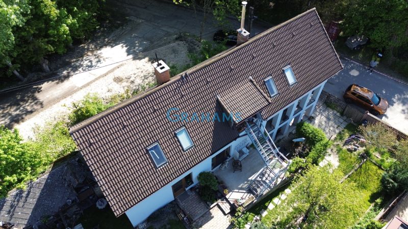 Family house 240 m², 3 units, large plot, Lamač