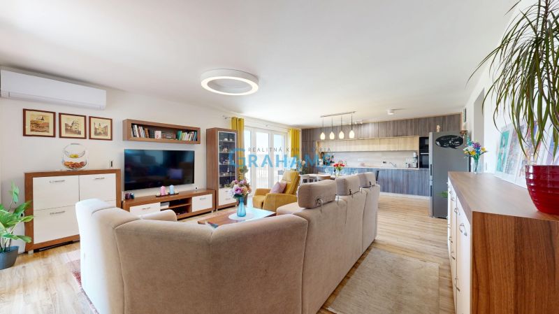 Unique 4-room penthouse with panoramic views, Bory, 2x parking