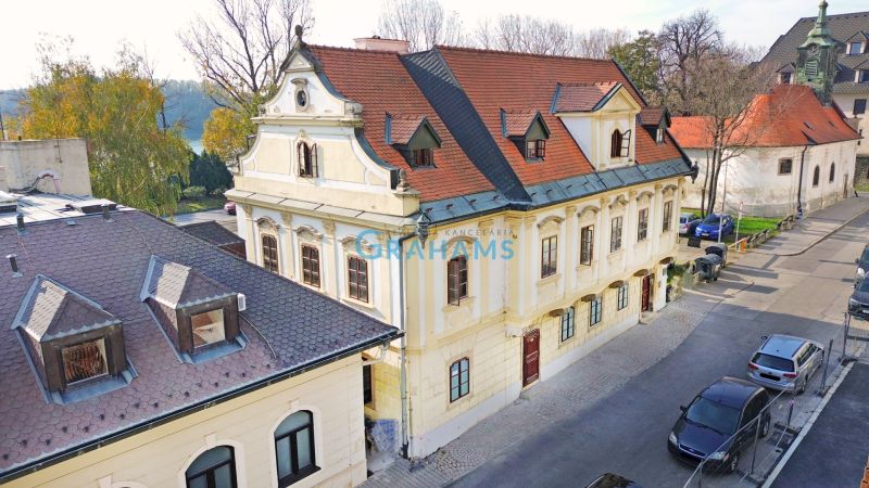 Business with a Historical Soul Between Zuckermandel and Vydrica